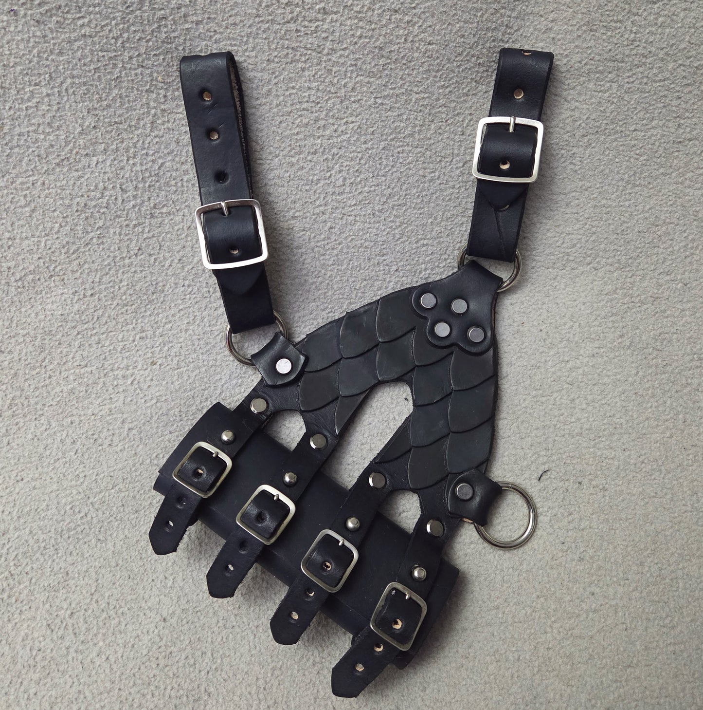 Leather Sword Frog (Single)  - Scale